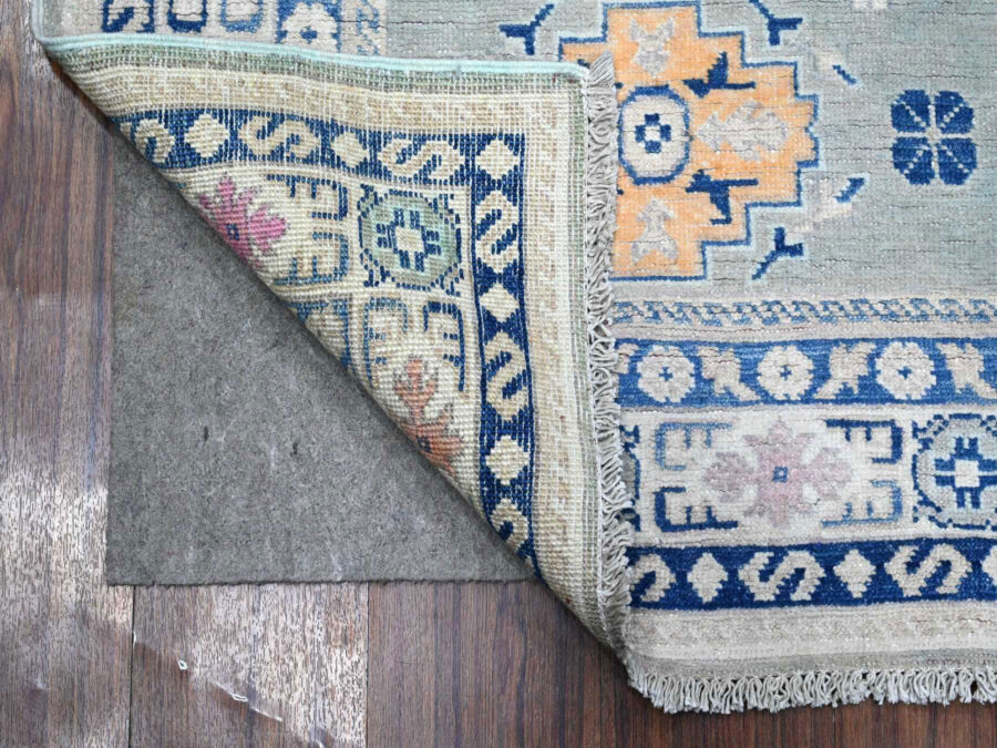 4'11" x 6'7",Harbor Gray, Hand Knotted, Caucasian Design, Oriental Rug - Image 3