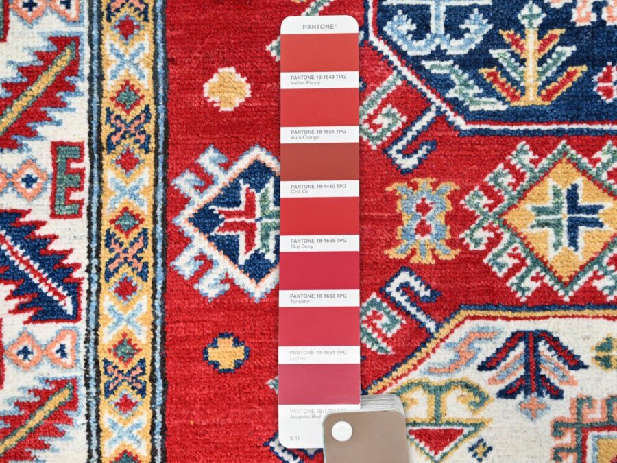 4'1"x5'10" Carnelian Red Smooth And Velvety Wool Hand Knotted Oriental Rug - Image 4